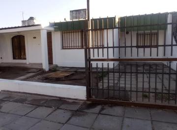 Casa · 131m² · 6 Ambientes · B Rosedal Anexo - Guillermo White 2600 - 2 Casas