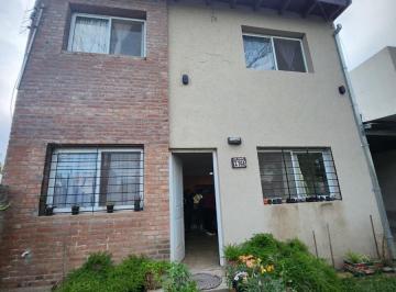 Casa · 109m² · 6 Ambientes · 2 Cocheras · Casa de 3 Dorm. + Comodin - Terreno 300 m² - Profesional Country Club - Funes