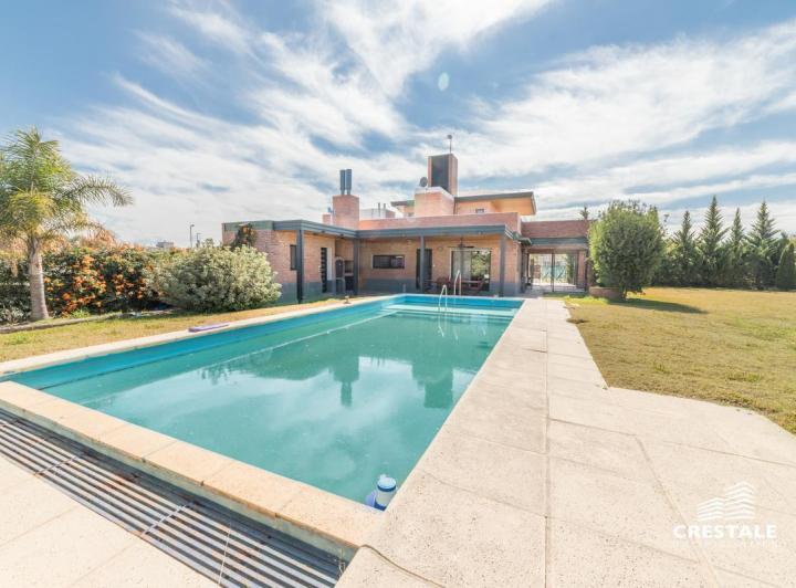 Casa · 340m² · 4 Ambientes · 2 Cocheras