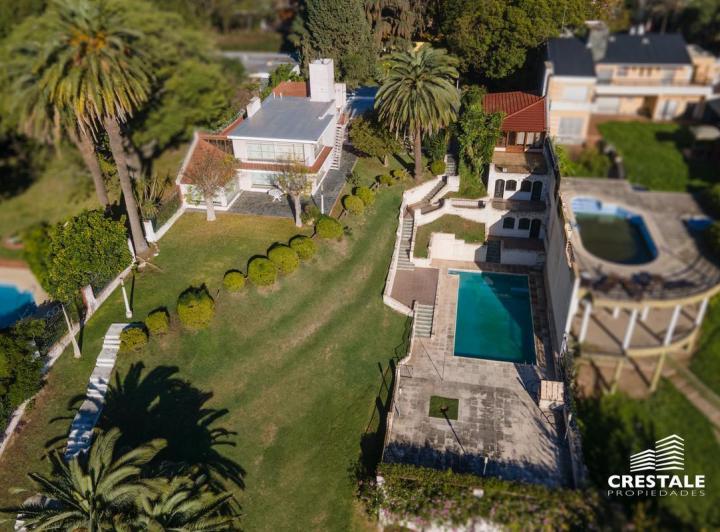 Casa · 470m² · 4 Ambientes · 2 Cocheras