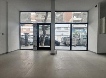 Local comercial · 80m² · 2 Ambientes · 1 Cochera · Local Comercial Centrico
