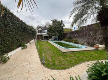 Casa · 280m² · 10 Ambientes · 2 Cocheras · Casa con Jardin Piscina 4 Dorm.