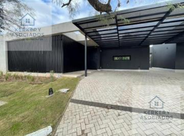 Casa · 200m² · 5 Ambientes · 2 Cocheras · Venta / Alquiler Av José Maria Eguia Zanon 9600 / Housing Patagonia Home