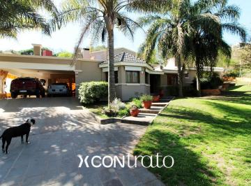Casa · 178m² · 6 Ambientes · 2 Cocheras · Casa en Valle del Sol – 3 Dorm. en 1 Sola Planta, Parque y Pileta!, con Escritura!