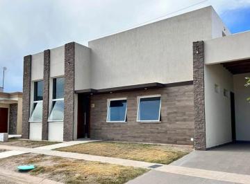 Casa de 6 ambientes, Maipú · Casa a Estrenar, en El Barrio Pinar del Sol