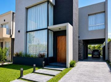 KNK-KNK-5072_2 · Oportunidad Casa Moderna 4 Amb C Jardin Piscina Escucha Ofertas