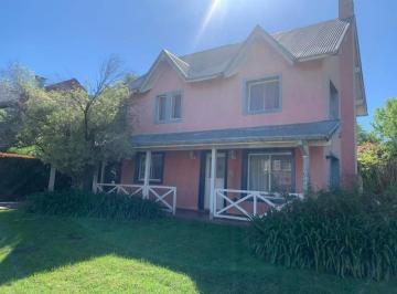 Casa · 146m² · 6 Ambientes · 3 Cocheras · Venta Casa Dos Plantas en Barrio Cerrado La Colina
