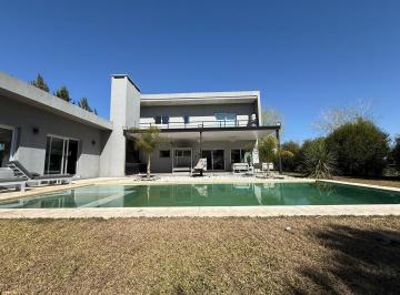 Casa · 410m² · 5 Ambientes · 6 Cocheras · Alquiler Casa San Eliseo Parque Pileta Apto Crédito