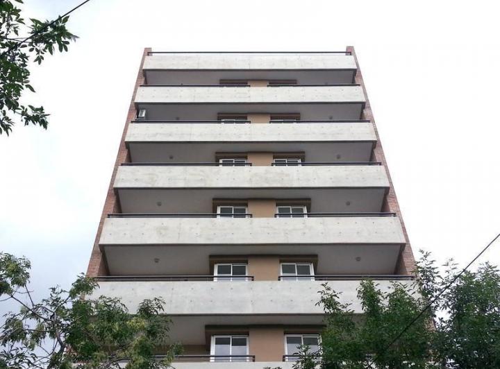 Desarrollo vertical · Constitucion y 3 de Febrero