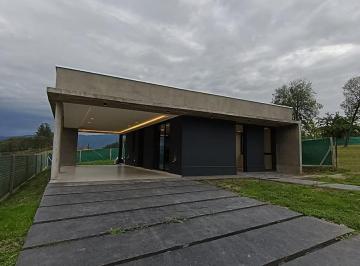 Casa · 81m² · 2 Dormitorios · Casa en Tafi Viejo