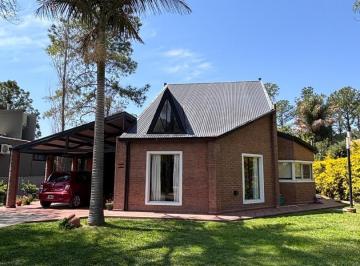 Casa · 203m² · 5 Ambientes · 2 Cocheras · Hermosa Casa en Country El Pinar