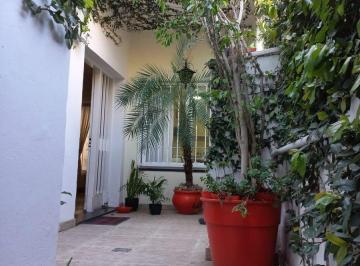 Casa · 160m² · 6 Ambientes · 1 Cochera · Casas en Venta Barrio Sarmiento Oportunidad