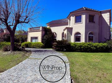 Casa · 325m² · 5 Dormitorios · 4 Cocheras · Casa en Venta Club de Campo Los Puentes 5 Dorm.