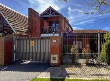 Casa · 160m² · 4 Ambientes · Venta Casa 4 Ambientes, con Piscina y Parque, Los Pinares