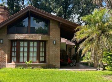 Casa de 3 ambientes, Berazategui · Club El Carmen - Casita Estilo Chalet - Construcción Solida