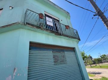 Casa · 158m² · 3 Ambientes · 1 Cochera · PH 3 Ambientes en Planta Alta con Local en Planta Baja en Venta en Bloque en Ituzaingó