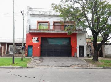 Casa · 3 Ambientes · Casa con Galpon en Granaderos 3637, Banfield