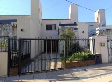 PH · 119m² · 4 Ambientes · 2 Cocheras · Duplex en Venta - Merlo
