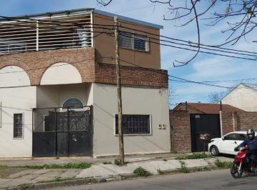 Casa de 12 ambientes, Esteban Echeverría · Venta Casa con 6 Departamentos en Luis Guillón