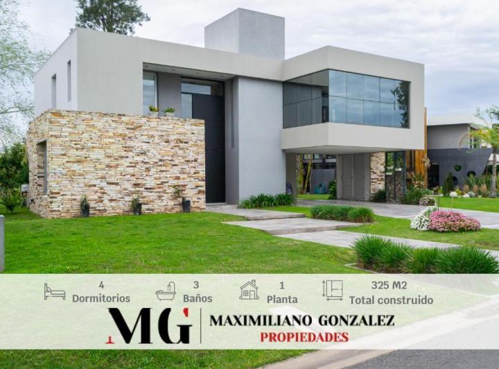 Casa · 300m² · 6 Ambientes · 1 Cochera