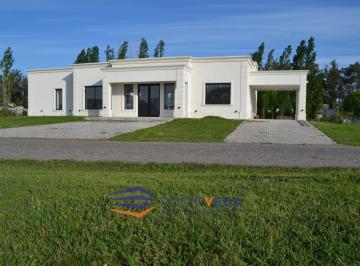 Casa · 257m² · 5 Ambientes · 2 Cocheras · Casa a La Venta en Comarcas de Lujan, Barrio La Elina