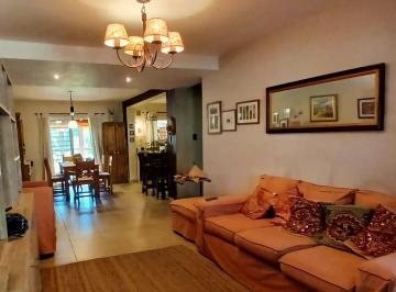 Casa · 150m² · 7 Ambientes · 2 Cocheras · Venta Duplex (El Refugio) Recta Martinolli. 3 Dorm