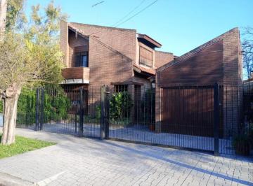 Casa de 5 ambientes, Pilar · Pilar! Casa 2 Plantas y Pileta, a m Panamericana y Pilar Centro!
