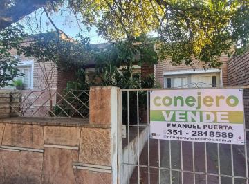 Casa · 154m² · 3 Ambientes · 1 Cochera · Casa en Venta Bº Caceres