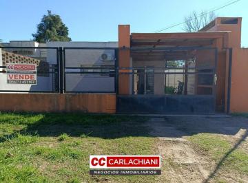 Casa · 180m² · 4 Ambientes · 1 Cochera · Casa en Las Rosas