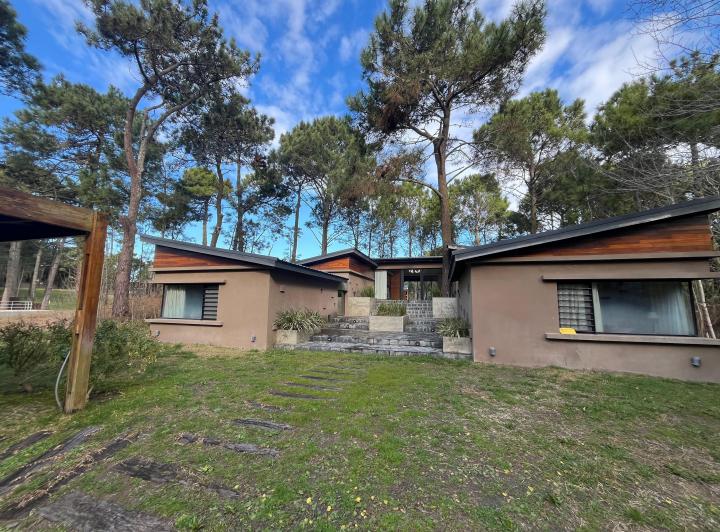 Casa · 200m² · 5 Ambientes