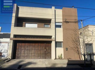 Casa · 200m² · 5 Ambientes · 1 Cochera · Casa - Gualeguaychu