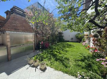 Casa de 6 ambientes, Villa Urquiza · Casa Tipo Dúplex de 6 Ambientes con Jardín y Terraza en Villa Urquiza