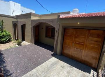 Casa · 150m² · 3 Ambientes · 1 Cochera · Se Vende Casa en Villa Azalais