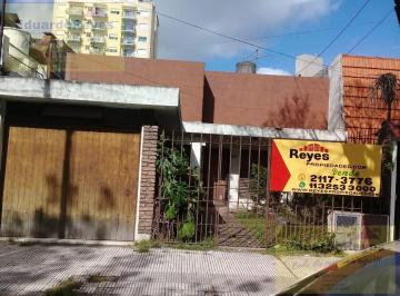 PH · 123m² · 4 Ambientes · 1 Cochera · PH en Lanús Este