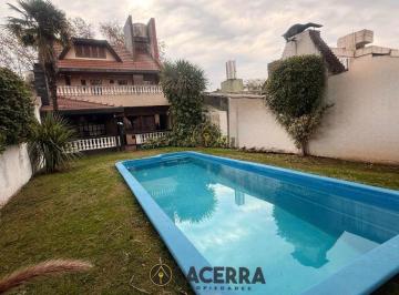 Casa · 150m² · 4 Ambientes · 1 Cochera · Casa en Villa Ballester