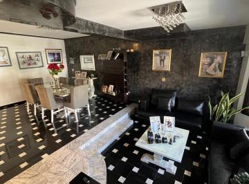 Casa · 181m² · 4 Ambientes · 1 Cochera · Casa en Ciudadela