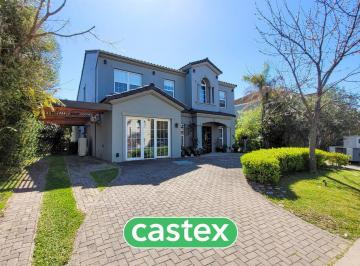 Casa · 280m² · 7 Ambientes · 1 Cochera · Casa en Venta en Barrancas del Lago, Nordelta