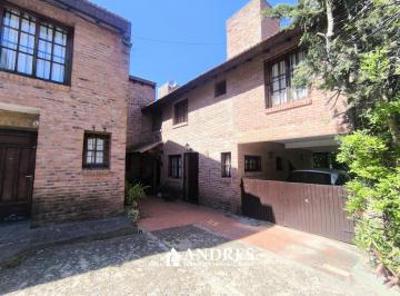 Casa · 65m² · 3 Ambientes · 1 Cochera · Duplex en Venta