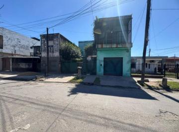 Casa · 280m² · 5 Ambientes · 1 Cochera · Vende - Permuta - Casa 5 Ambientos Mas Dpto 2 Ambientes