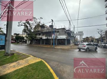Local comercial · 476m² · 6 Ambientes · 1 Cochera · Oportunidad Venta Tres Departamentos Mas Local