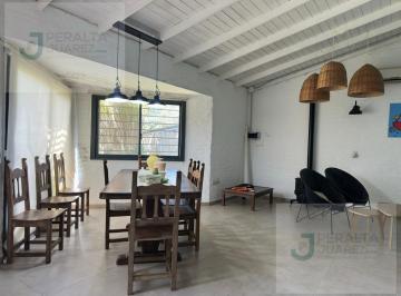 Casa · 72m² · 2 Dormitorios · 1 Cochera · Casa en Paso de La Patria