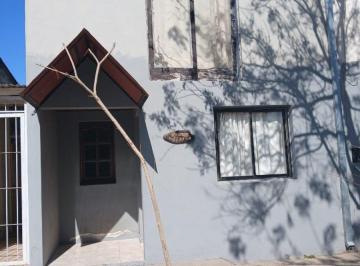 Casa · 50m² · 2 Ambientes · Alquiler! Casa de 1 Dormitorio con Patio Pequeño! Rawson 739 Victoria Entre Rios
