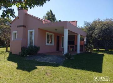 Casa de 7 ambientes, Potrero de Garay · "Casa Manantial del Silencio" a Pocas Cuadras del Lago de Estilo Clásico