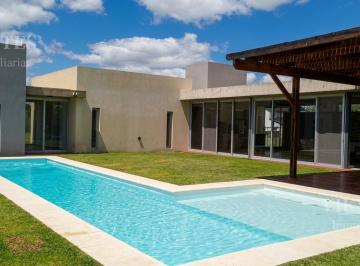 Casa · 165m² · 5 Ambientes · Casa en Venta en Barrio Privado Matisse