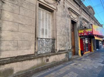 Casa · 202m² · 4 Dormitorios · Casa a La Venta en Pleno Centro de Lobos