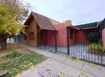 Casa · 177m² · 6 Ambientes · 2 Cocheras · Casa - Lujan de Cuyo