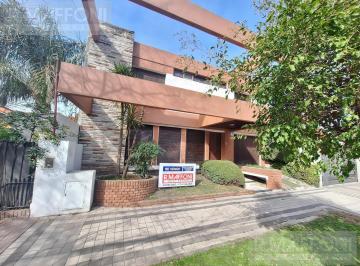 Oficina comercial · 302m² · 7 Ambientes · 2 Cocheras · Casa - Adrogue