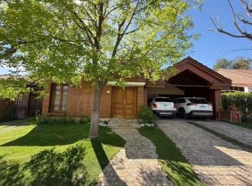 Casa de 3 ambientes, Godoy Cruz · Barrio Escorial