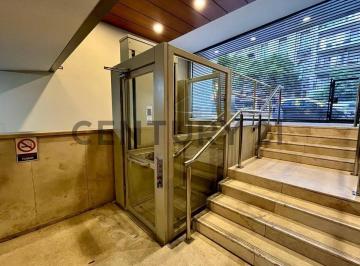 Oficina comercial · 124m² · 2 Ambientes · 2 Cocheras · Oficina en Alquiler en El Corazon de Recoleta