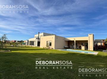 Casa · 165m² · 4 Ambientes · 2 Cocheras · Casa en Venta 1 Planta 4 Ambientes con Pileta El Cantón Bélen de Escobar Zona Norte